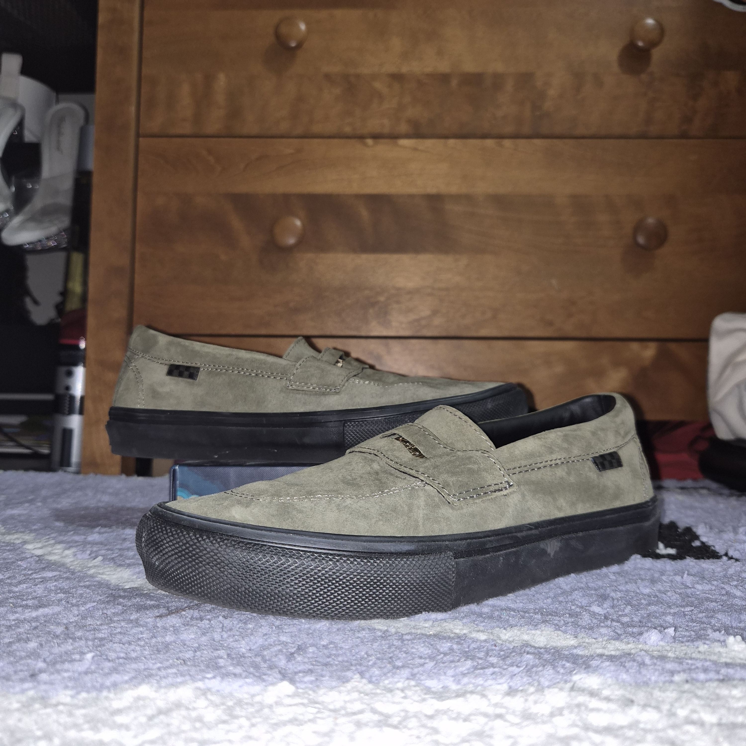 Vans Green Suede Slip-On Loafers With Vans Coin Us Men's Size 7 (Us Women's 8.5)